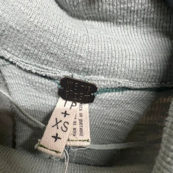 We The Free XS turtleneck top - Picture 3 of 4